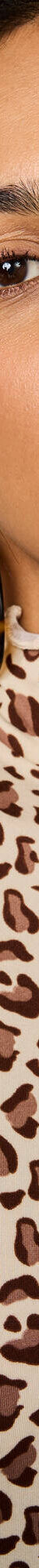 Coltrui, opstaand kraagje met krulrandje, luipaardprint (ecru / taupe) Coltrui, opstaand kraagje met krulrandje, luipaardprint (ecru / taupe)